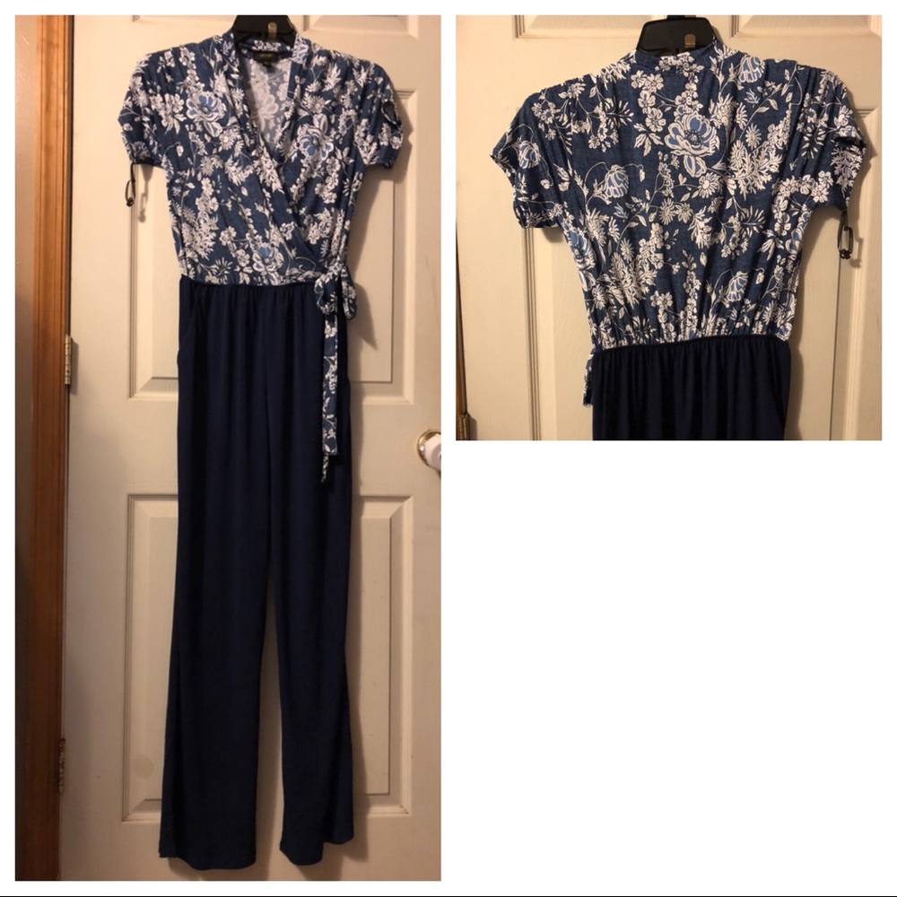 Classic Navy pantsuit